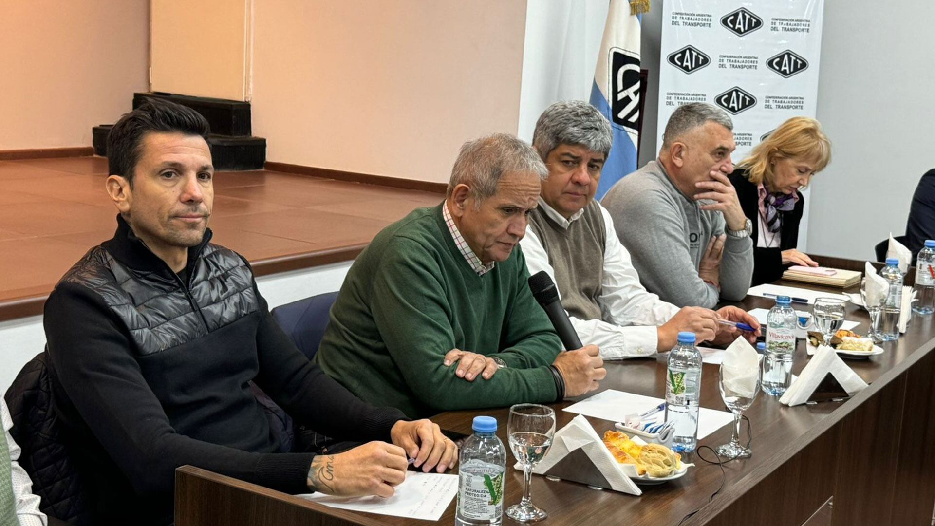 Pablo Moyano y Sergio Palazzo en la reunión de la CATT