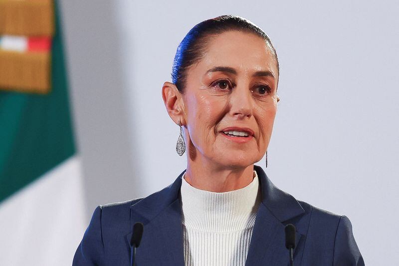 Imagen de archivo. La presidenta de México, Claudia Sheinbaum, ofrece su primera conferencia de prensa en el Palacio Nacional, en Ciudad de México. 2 de octubre de 2024. REUTERS/Raquel Cunha