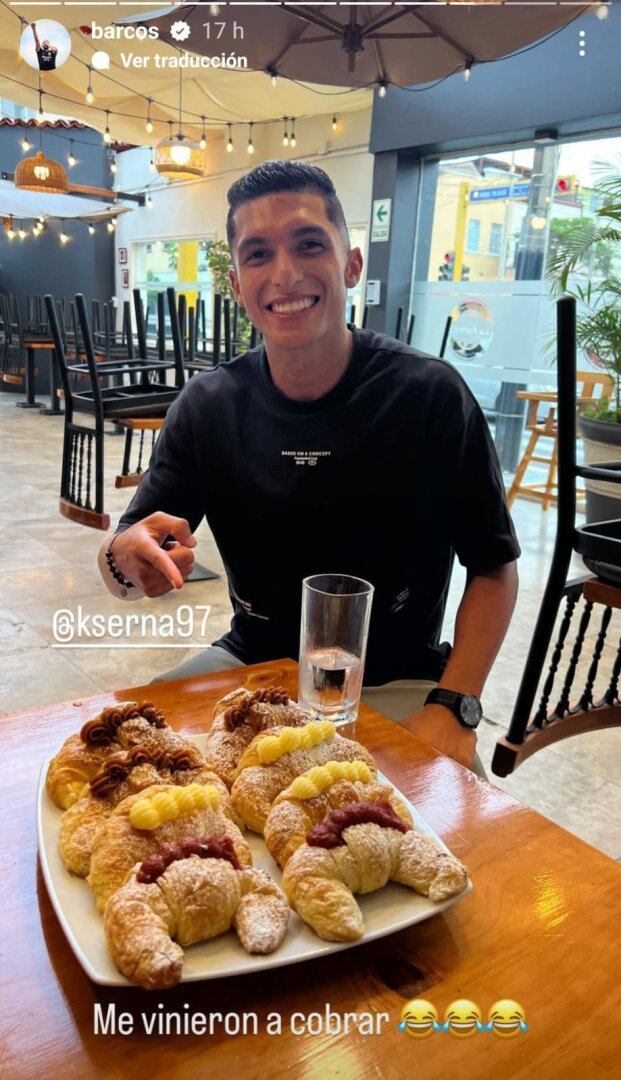 Kevin Serna con su primera docena de medias lunas tras la asistencia que le dio a Hernán Barcos en la Noche Blanquiazul