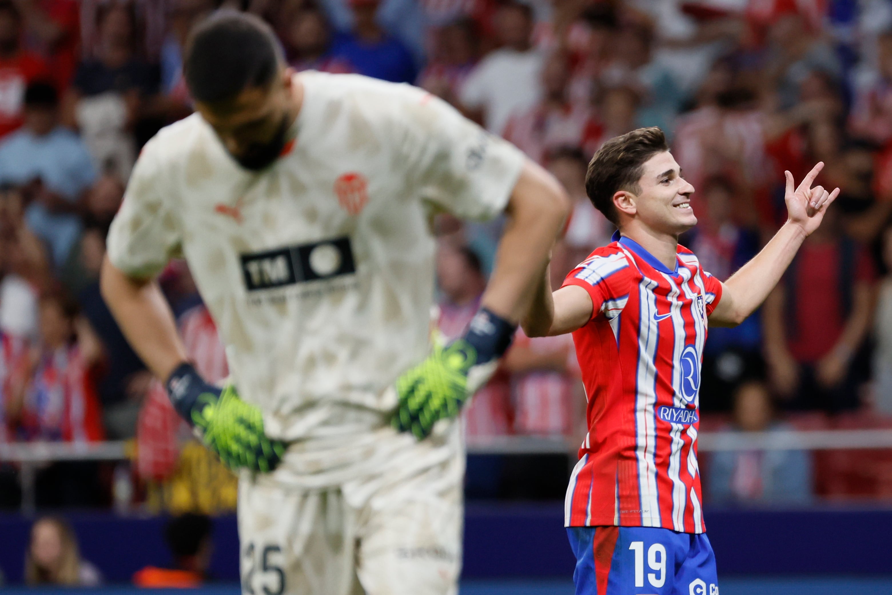 Julián Alvarez celebra su primer gol con el Atlético de Madrid
el Valencia (EFE/Ballesteros) 