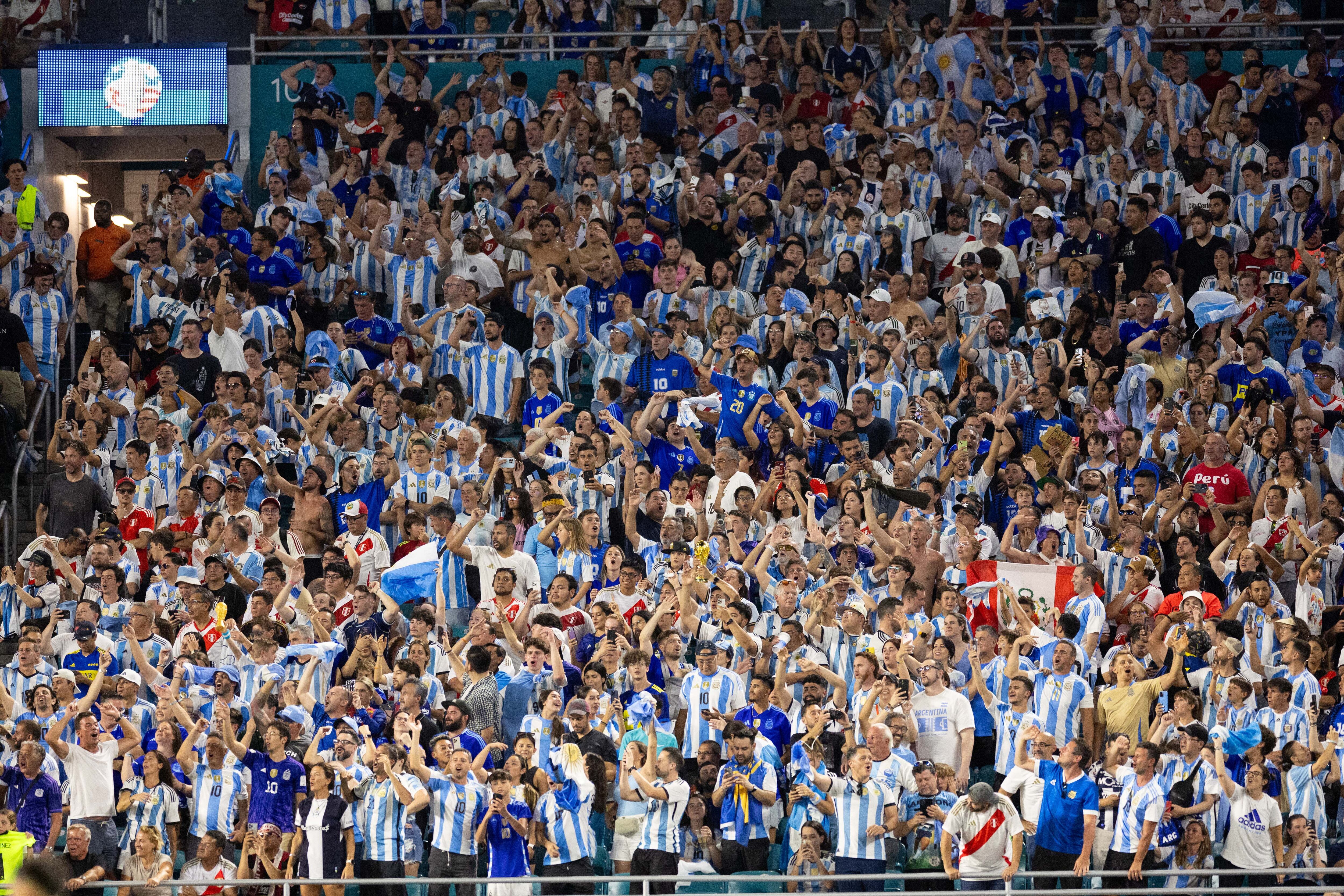 Miles de aficionados argentinos se espera que hagan presencia en el estadio. (Foto: Nathan Ray Seebeck-USA TODAY Sports vía REUTERS)