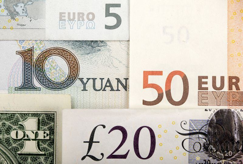 El papel predominante del dólar estadounidense en la economía mundial ha sido objeto de atención recientemente debido a la fortaleza de la economía estadounidense (Reuters)