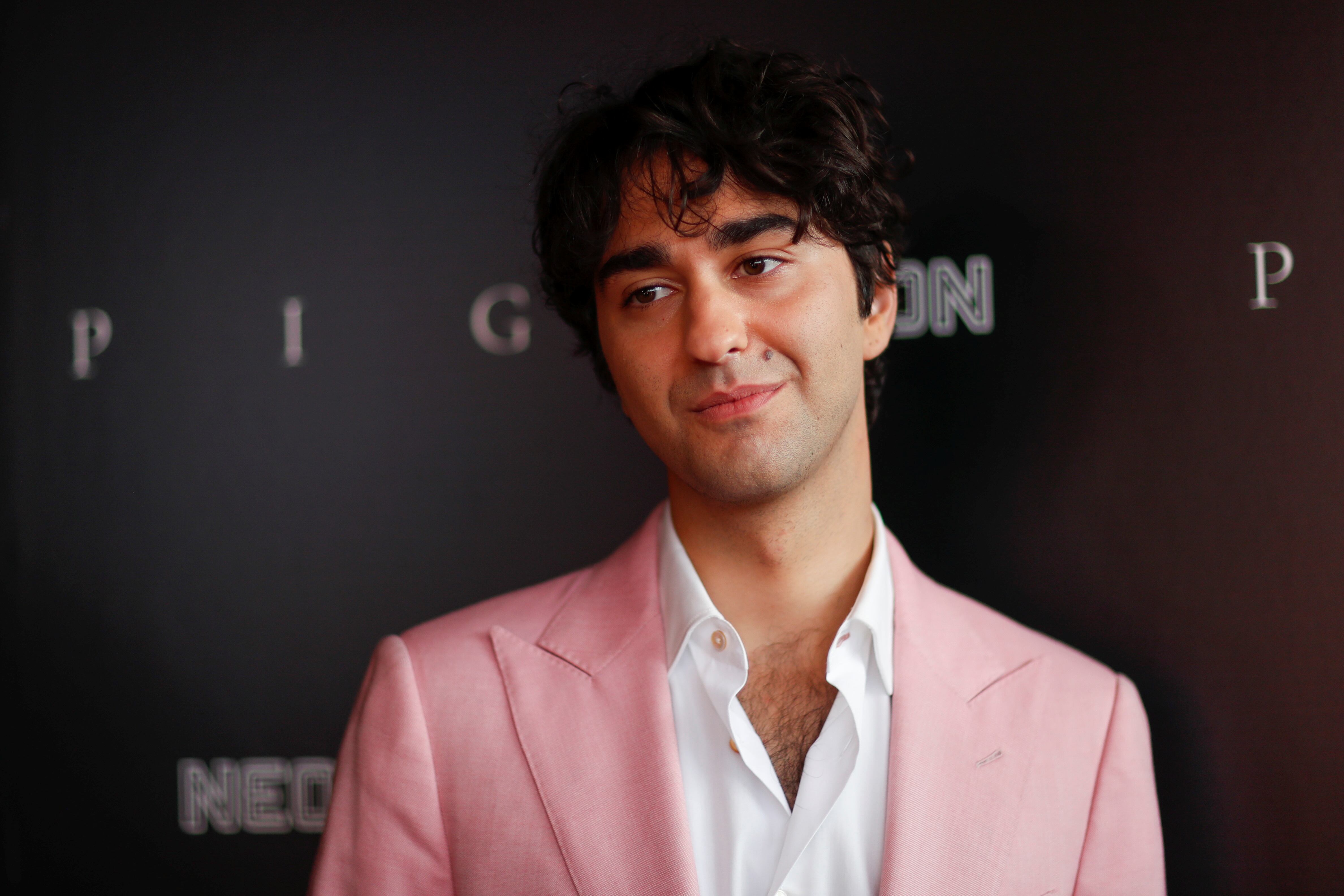 Alex Wolff compartió una conexión especial con Eilish, ya que ambos padecen Síndrome de Tourette, lo que les permitió encontrar consuelo mutuo en su amistad (REUTERS/Mario Anzuoni)