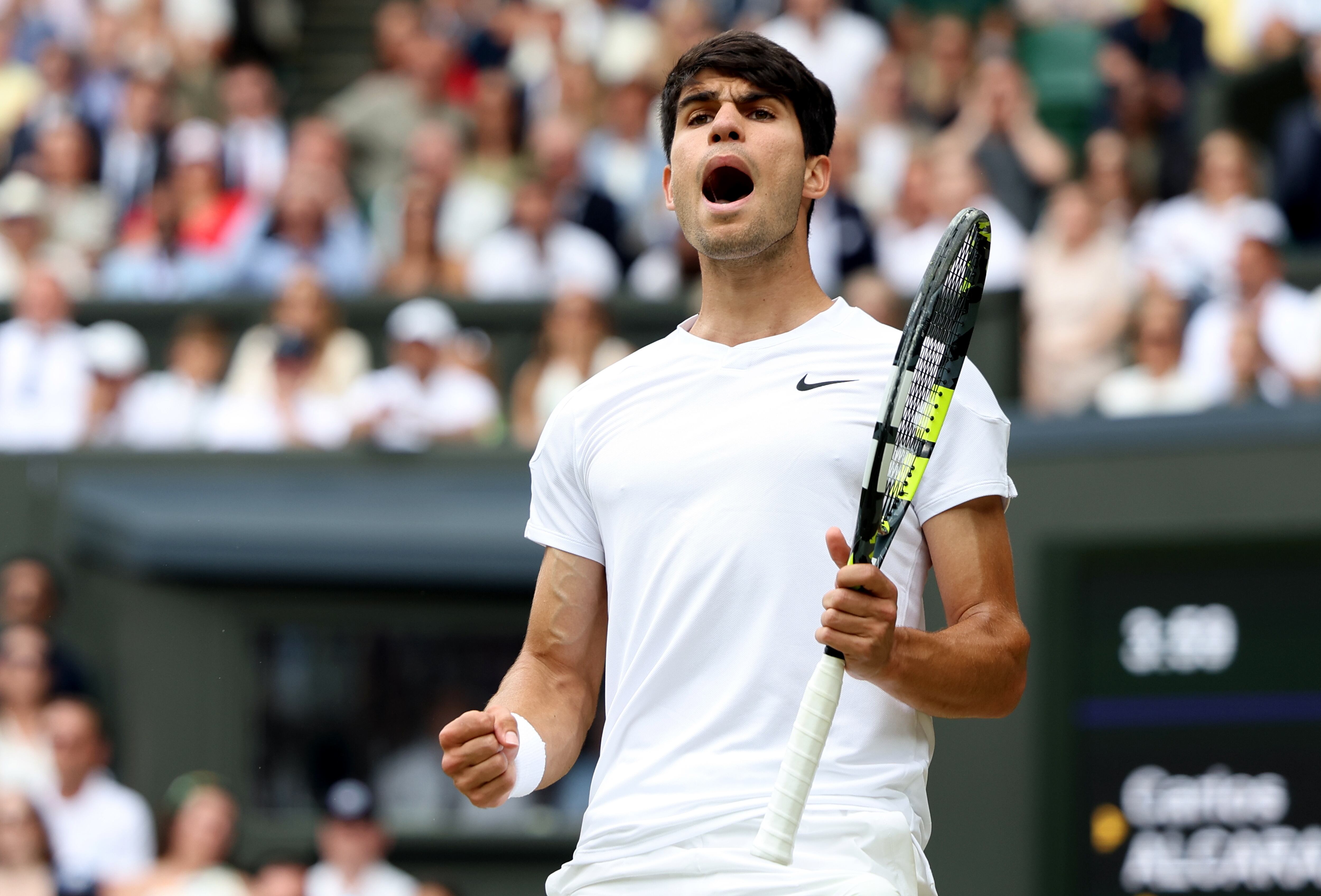 Alcaráz retuvo la corona en Wimbledon (Efe)