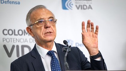 Ministro Iván Velásquez pidió a uniformados evitar corrupción en su ejercicio