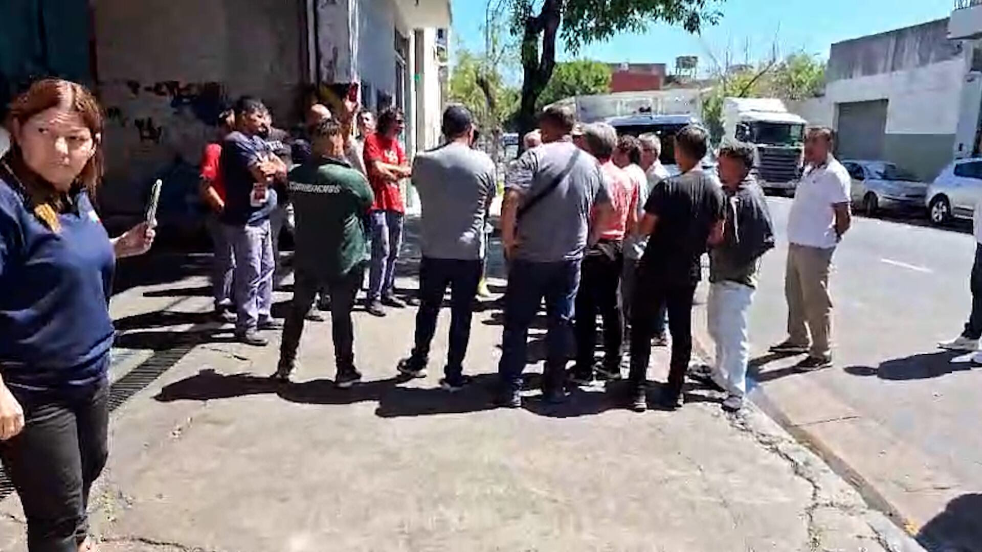 Bloqueo del Sindicato de Camioneros a la empresa Expreso Lo Bruno