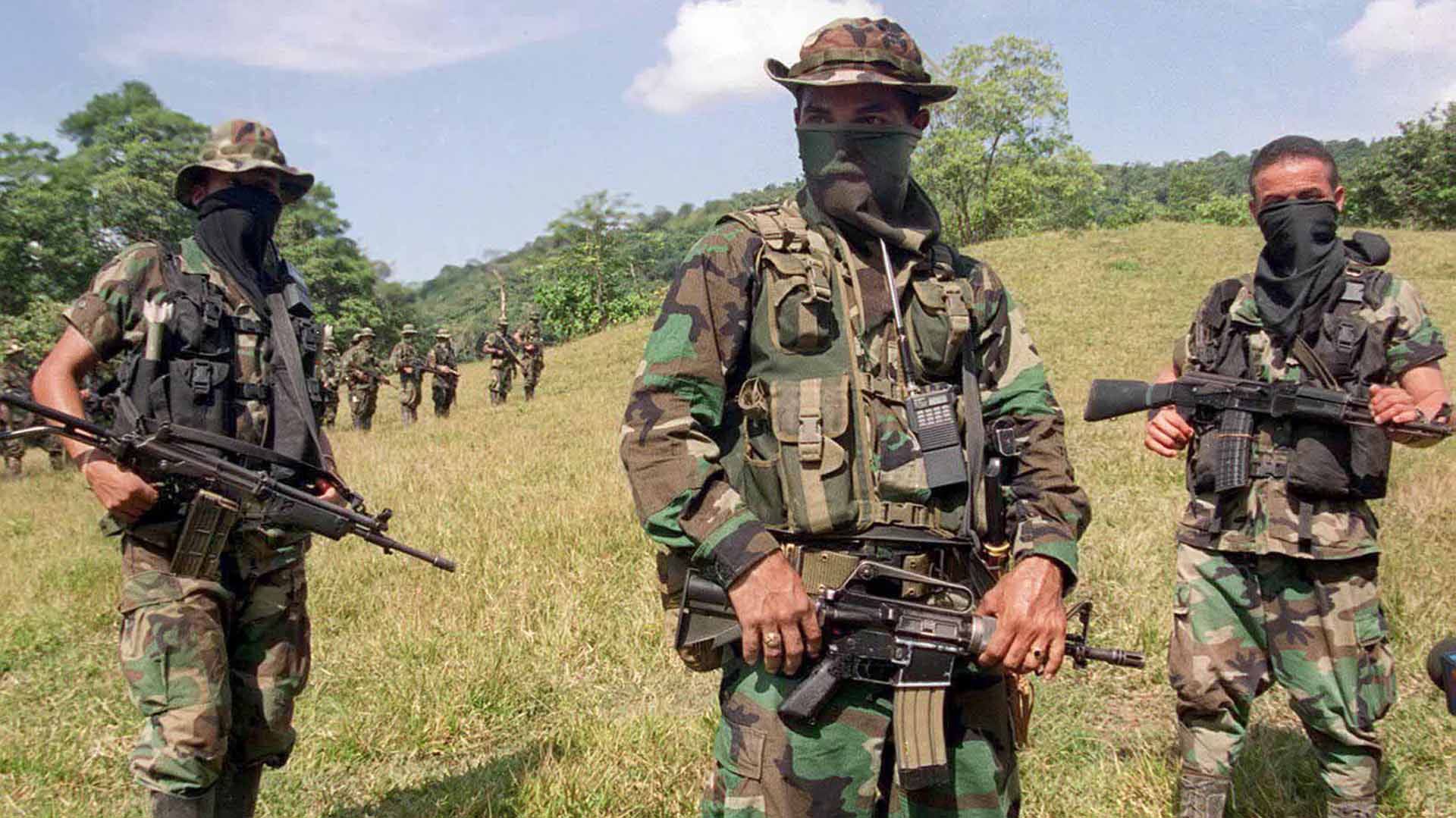 Estudiantes de una escuela rural en Norte de Santander se encuentran atrapados en el fuego cruzado de ELN contra disidencias de las Farc en el Catatumbo - crédito Carlos García/AFP/Getty Images