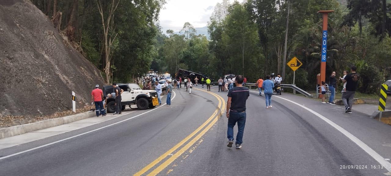 Accidente vía al Llano