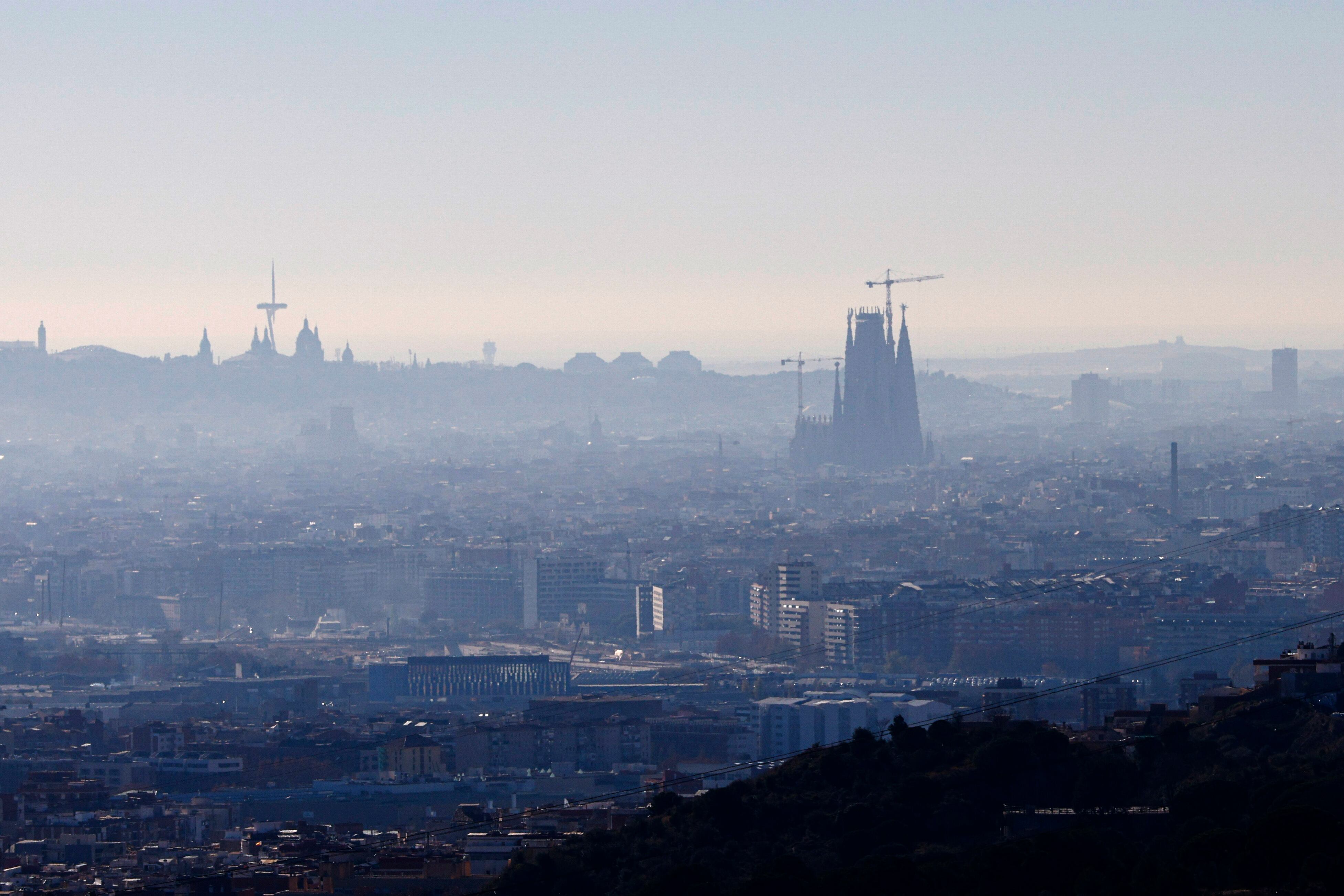 La evidencia científica ya era robusta en marcar la relación entre la contaminación del aire y la salud cardíaca y pulmonar (Efe) 