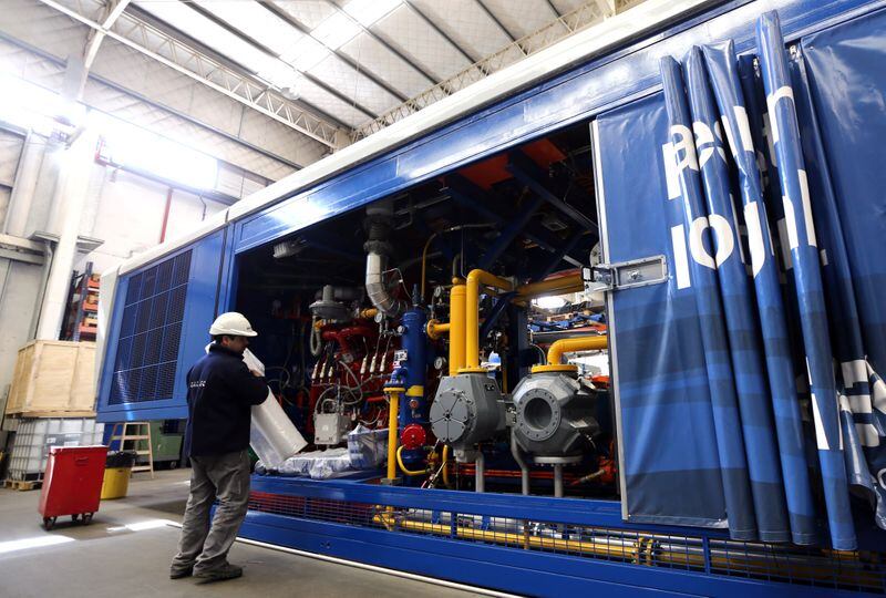 La estación de producción de Gas Natural Licuado (GNL), en Villa Raffo, en las afueras de Buenos Aires. REUTERS/Marcos Brindicci