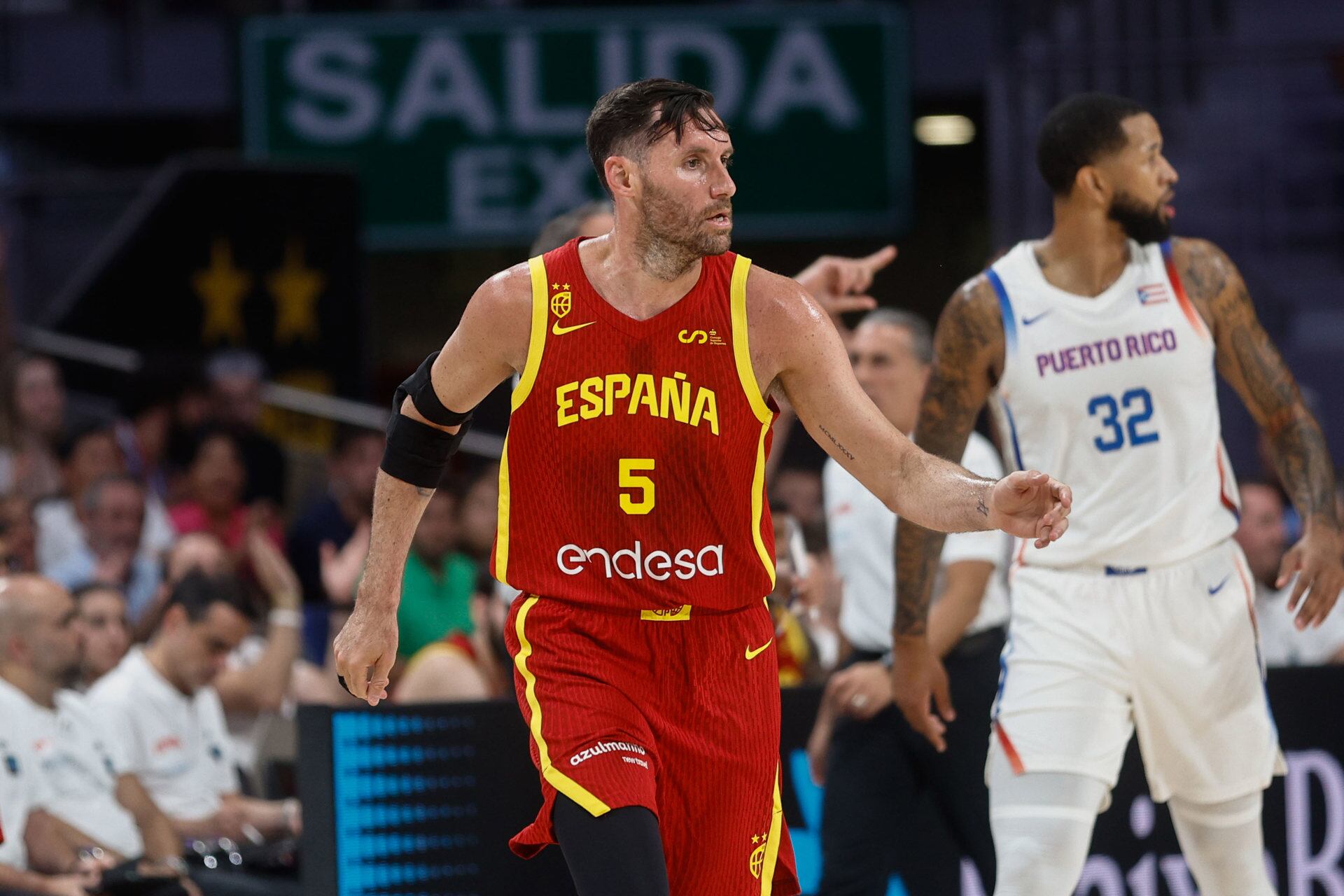 El alero de la selección española Rudy Fernández celebra una acción durante el partido amistoso previo a los Juegos Olímpicos París 2024 entre las selecciones de España y Puerto Rico, este lunes en el Wizink Center en Madrid. EFE/Rodrigo Jiménez