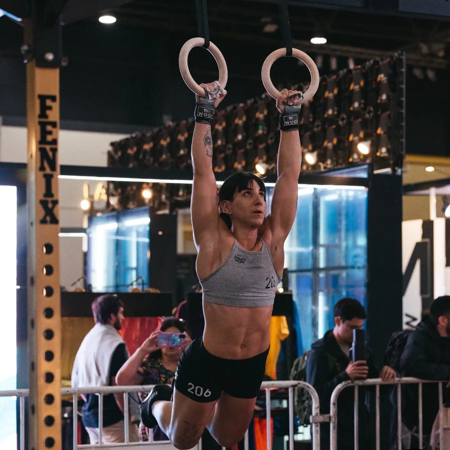 Giuliana Flores crossfit