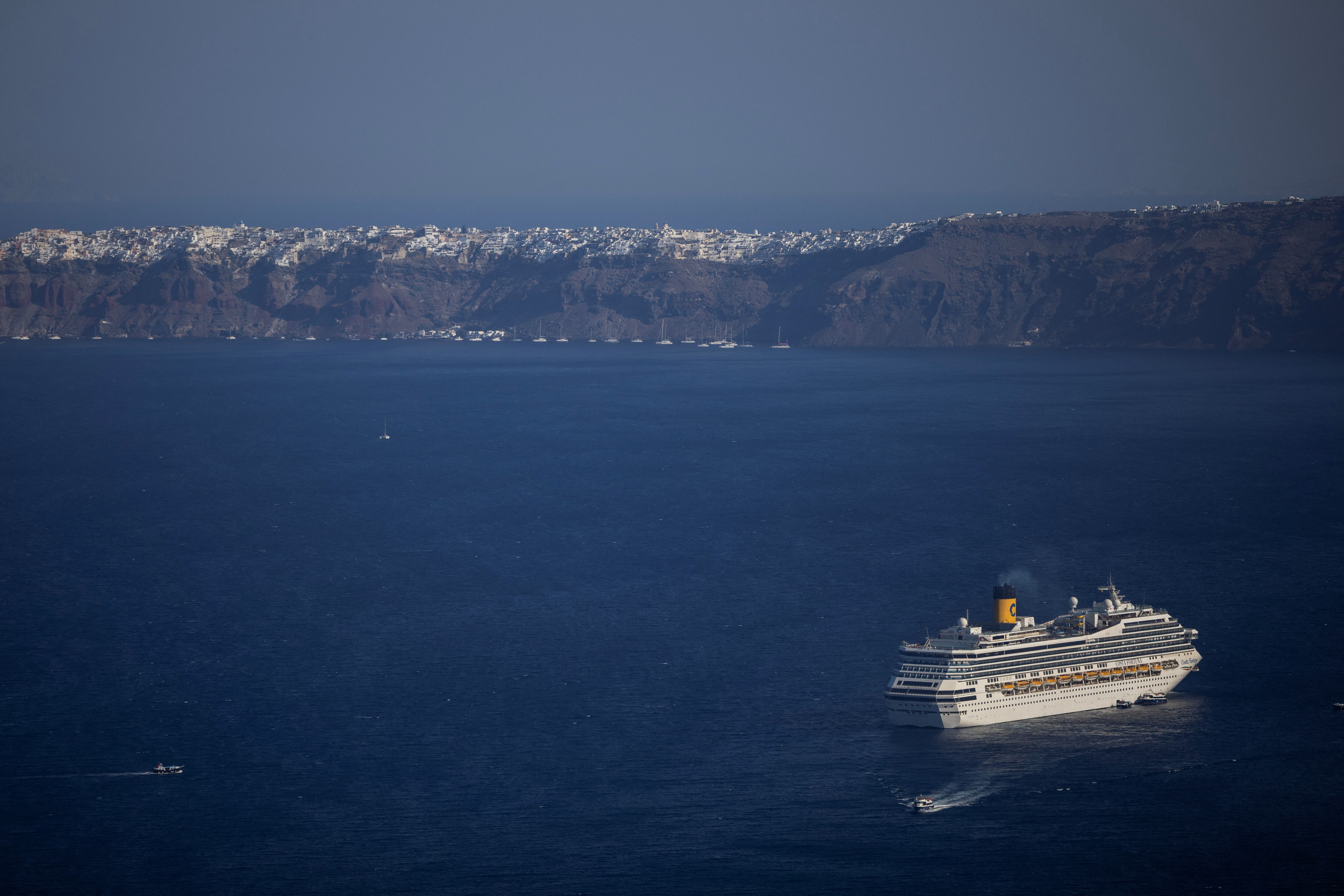 Crucero en Santorini (Alkis Konstantinidis/Reuters)