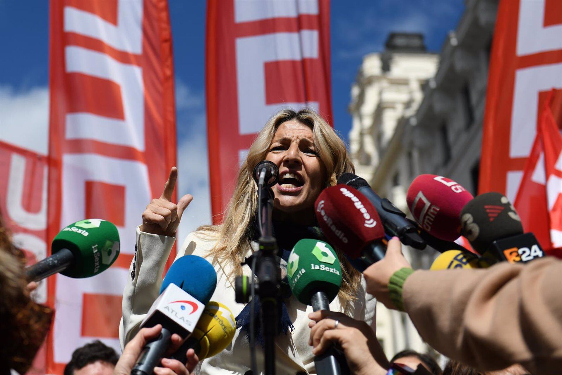 La vicepresidenta segunda y ministra de Trabajo, Yolanda Díaz, durante la manifestación por el Día del Trabajador, a 1 de mayo de 2024, en Madrid (España). (Fernando Sánchez - Europa Press).
