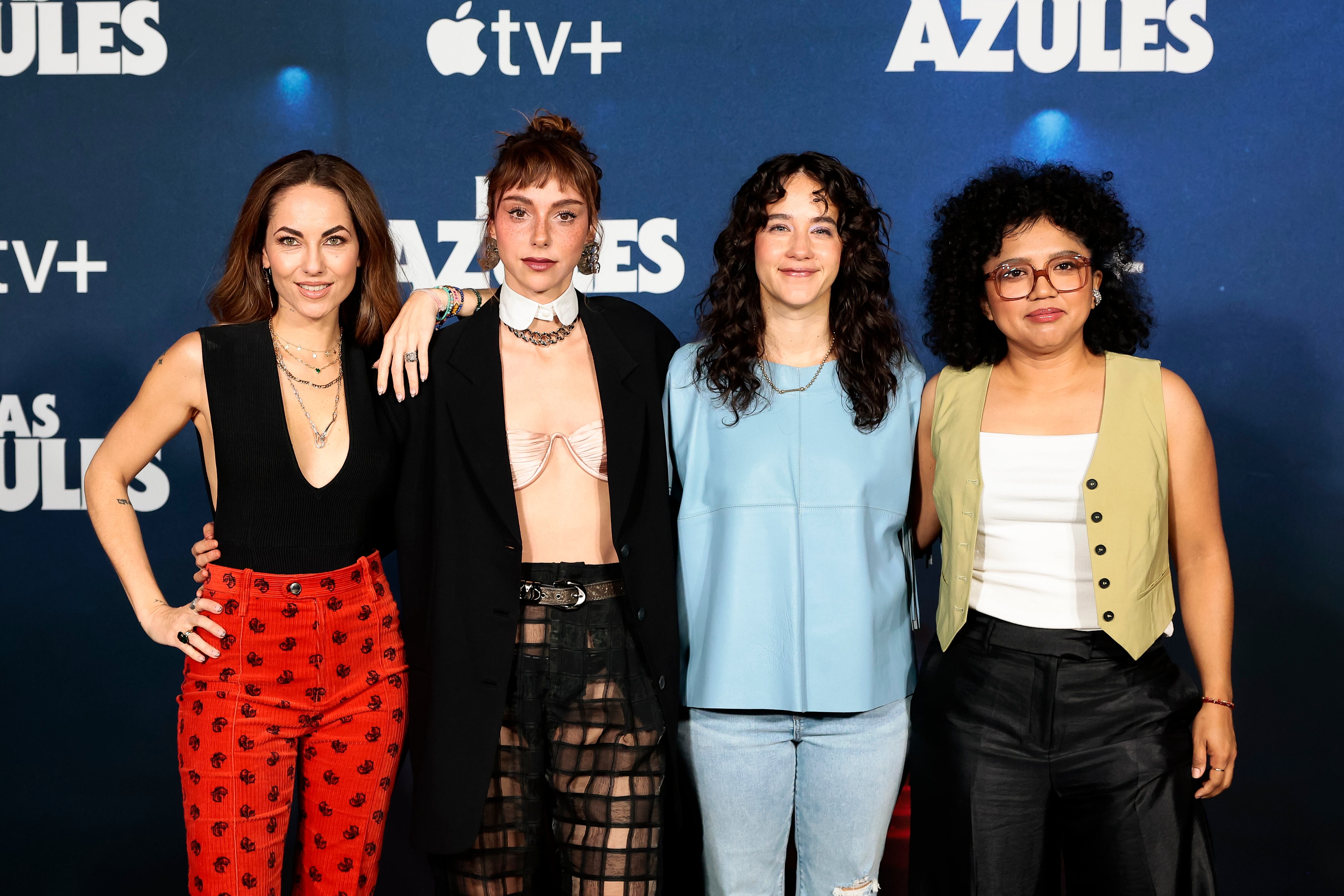 Las actrices Barbara Mori (i), Natalia Téllez (2-i), Ximena Sariñana (2-d) y Amorita Rasgado (d), posan durante la promoción de la serie 'Las Azules', el 9 de julio de 2024, en Ciudad de México (México). EFE/José Méndez
