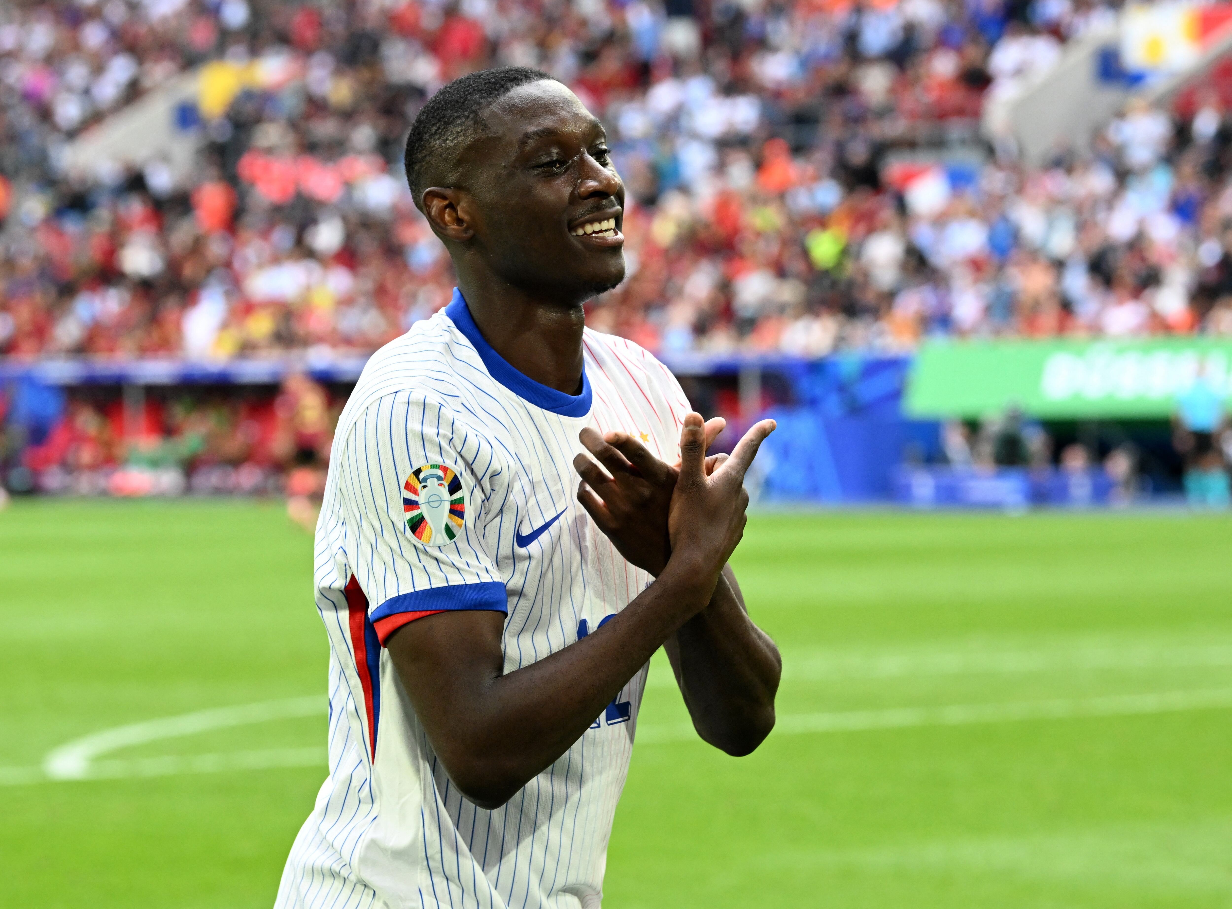 El jugador francés, Kolo Muani, celebrando el gol del partido (REUTERS/Carmen Jaspersen)