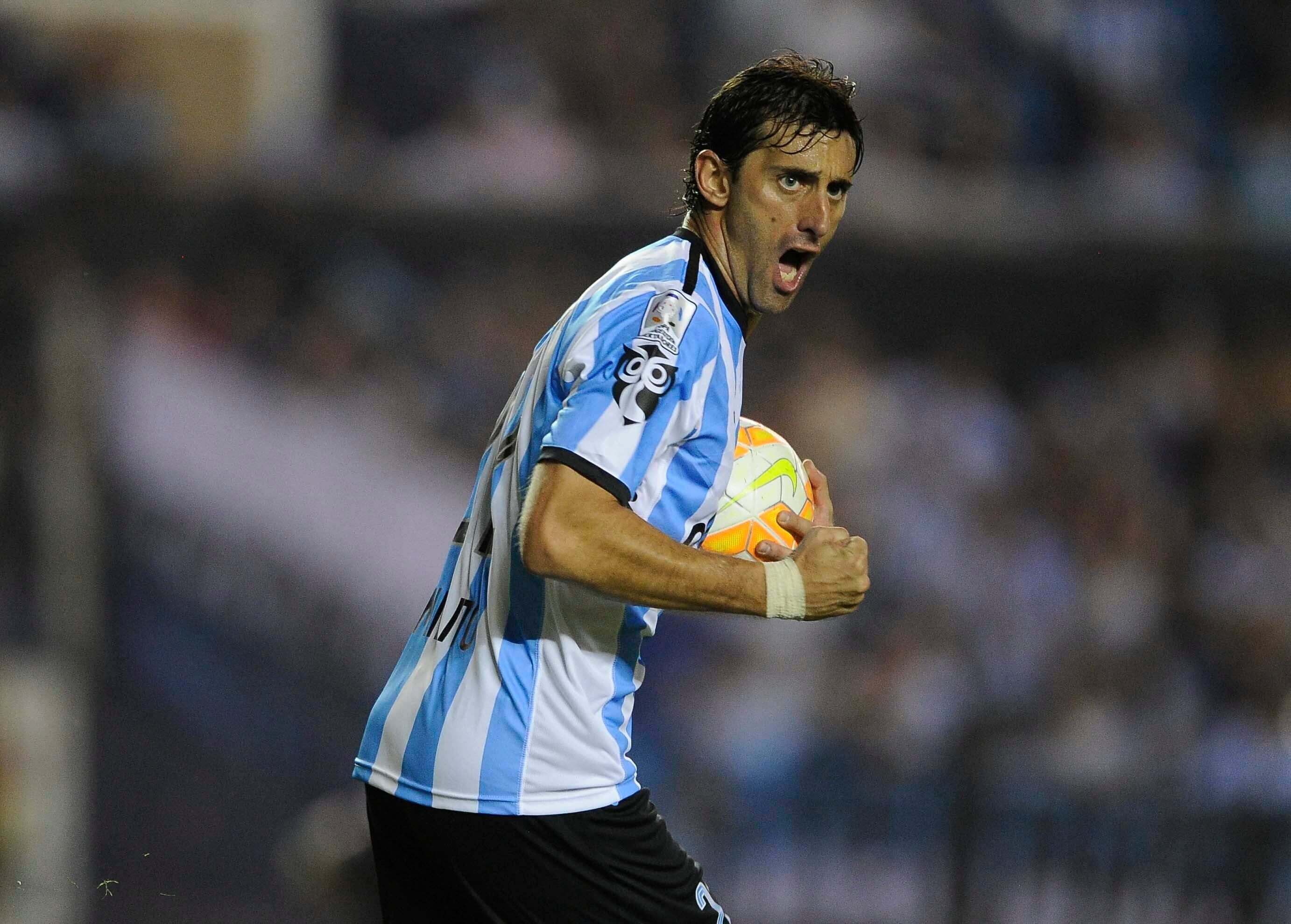 Milito será candidato a presidente de Racing en las elecciones de diciembre (EFE/Fernando Gens) 