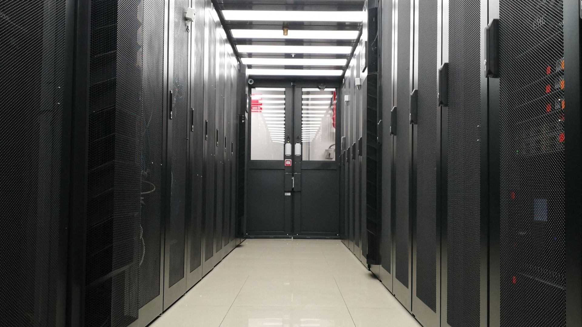 La primera empresa en instalar fibra óptica en Sudamérica entrega uno de los Data Center más grandes del Perú