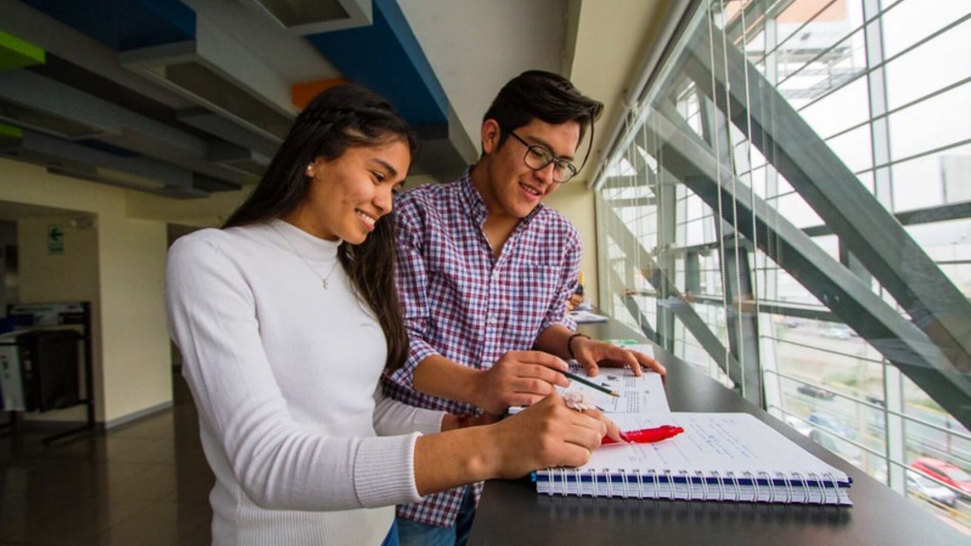 Congreso aprueba bachillerato automático permanente para universidades públicas y privadas.