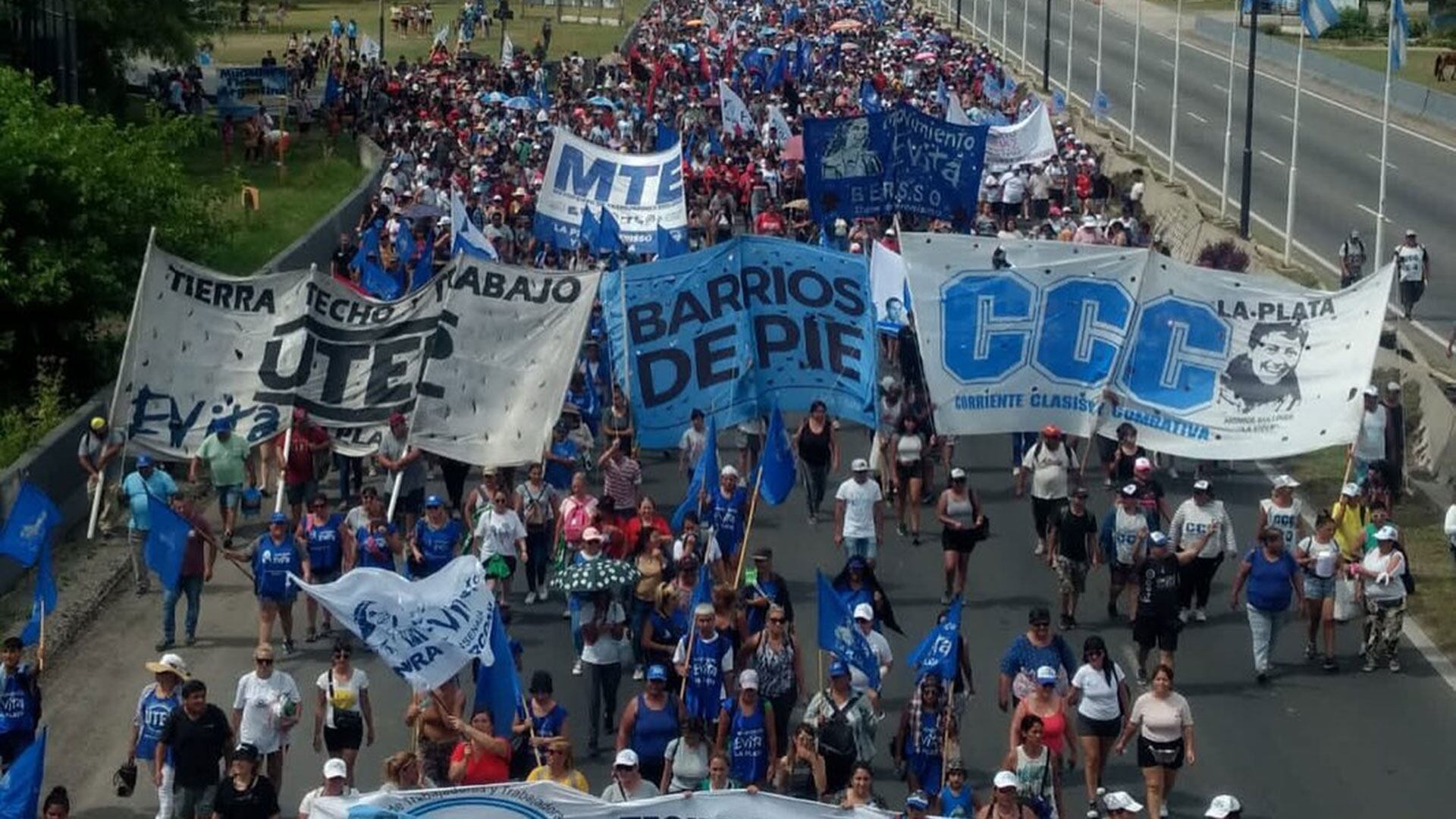 UTEP marcha Potenciar Trabajo