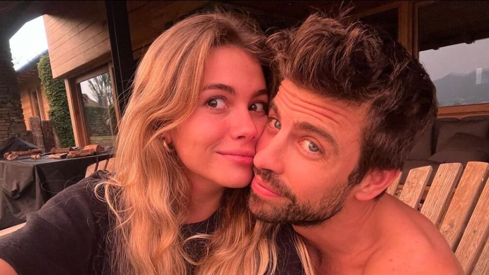 Gerard Piqué publicó en sus redes sociales una fotografía donde se deja ver con Clara Chía en completa complicidad (@3gerardpique/Instagram)