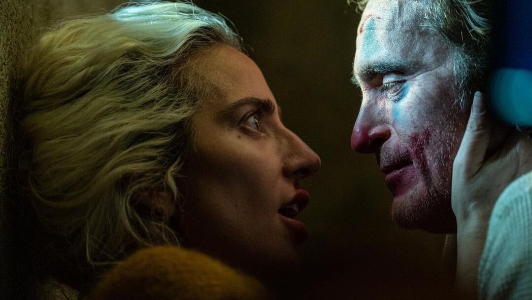 Joaquin Phoenix y Lady Gaga, protagonizan un oscura romance en la secuela de "Joker". (Créditos: Warner Bros. Pictures)