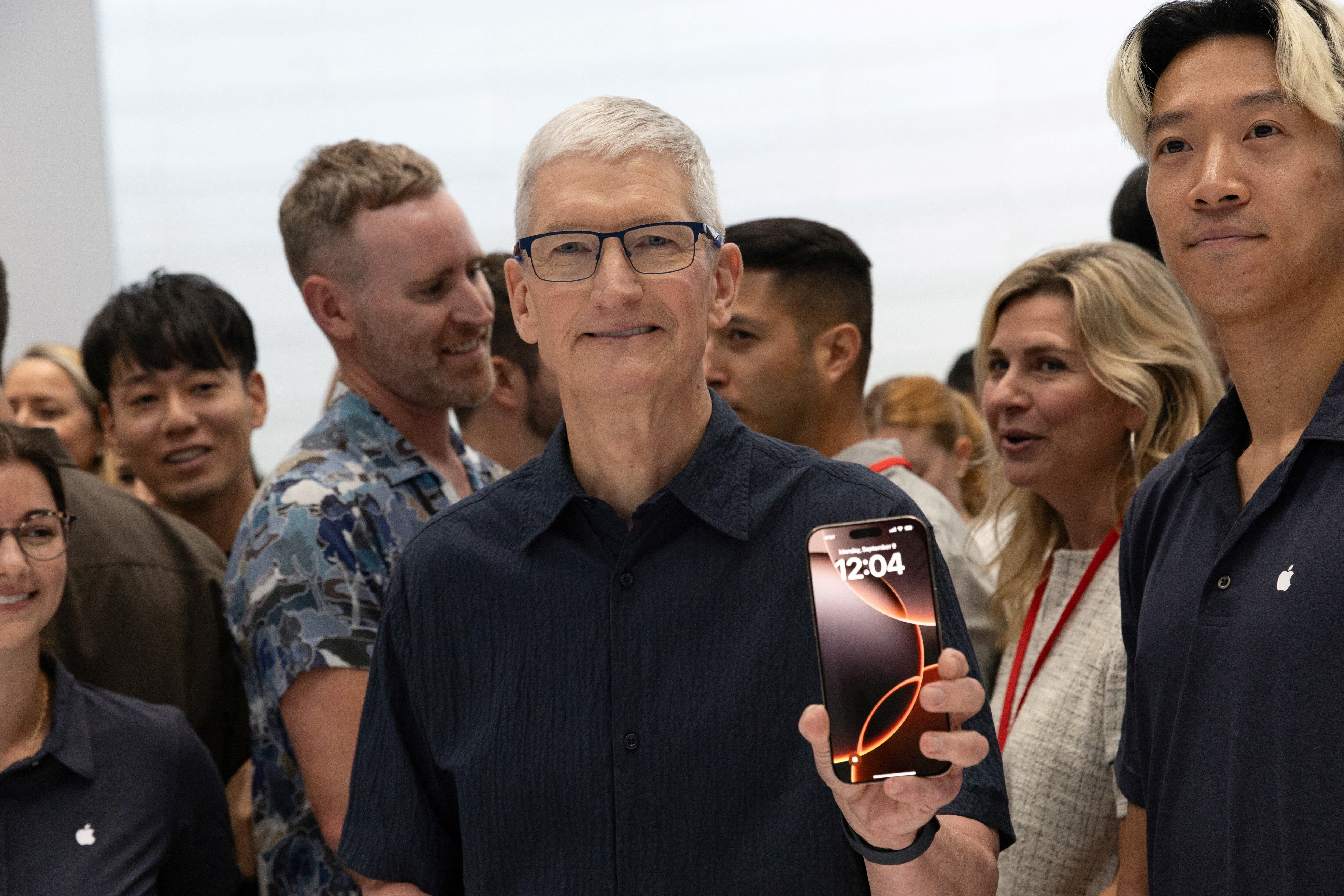 Tim Cook estuvo en la presentación de los nuevos productos de Apple. (Foto: REUTERS/Manuel Orbegozo)