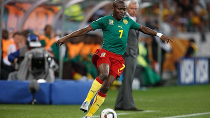 Dolor por la muerte del futbolista Landry Nguemo a los 38 años en un accidente de tráfico: el mensaje de Samuel Eto’o