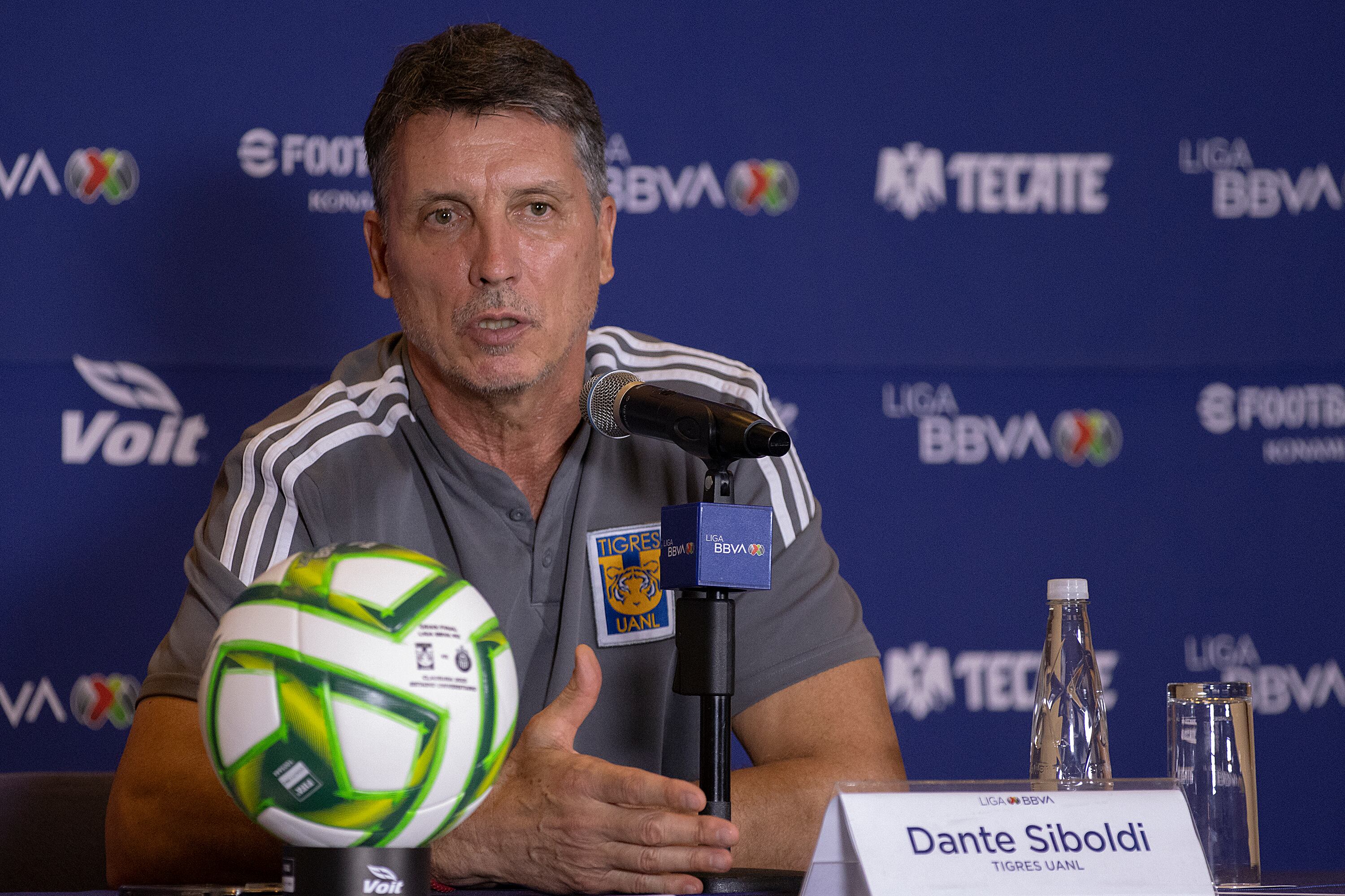 Fotografía de archivo del entrenador de Tigres, Robert Dante Siboldi. EFE/Antonio Ojeda
