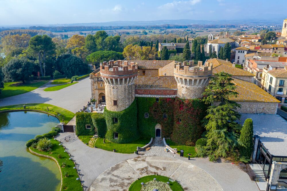 Castillo de Peralada, en Girona (Shutterstock España).