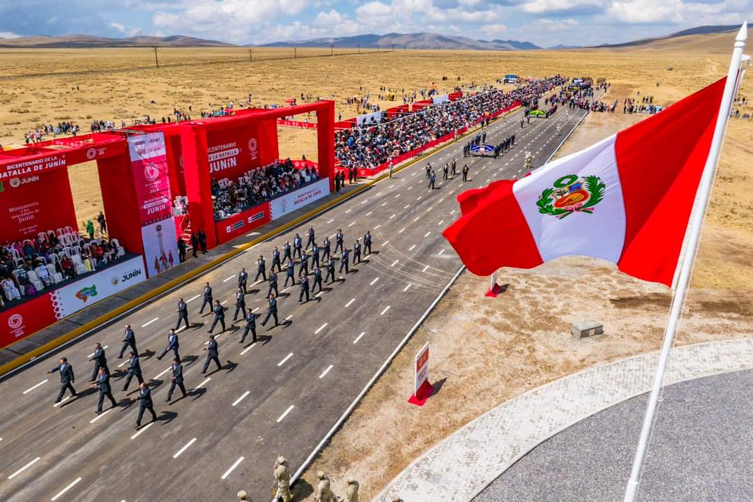 El Gobierno Regional de  Junín ya utilizaba el palco oficial instalado para la presentación de Dina Boluarte antes de que fuera afectado por el mal clima en la zona. (Foto: Gobierno Regional de Junín)