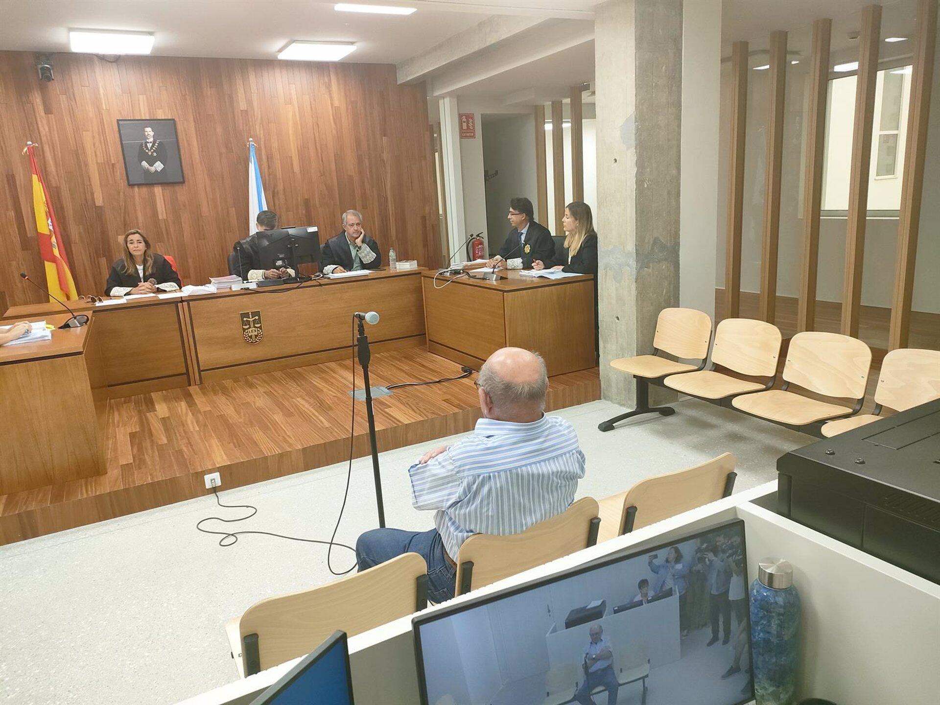 El octogenario que acuchilló a su vecino en Baiona acepta 5 años de cárcel, que no cumplirá por su edad y su alcoholismo