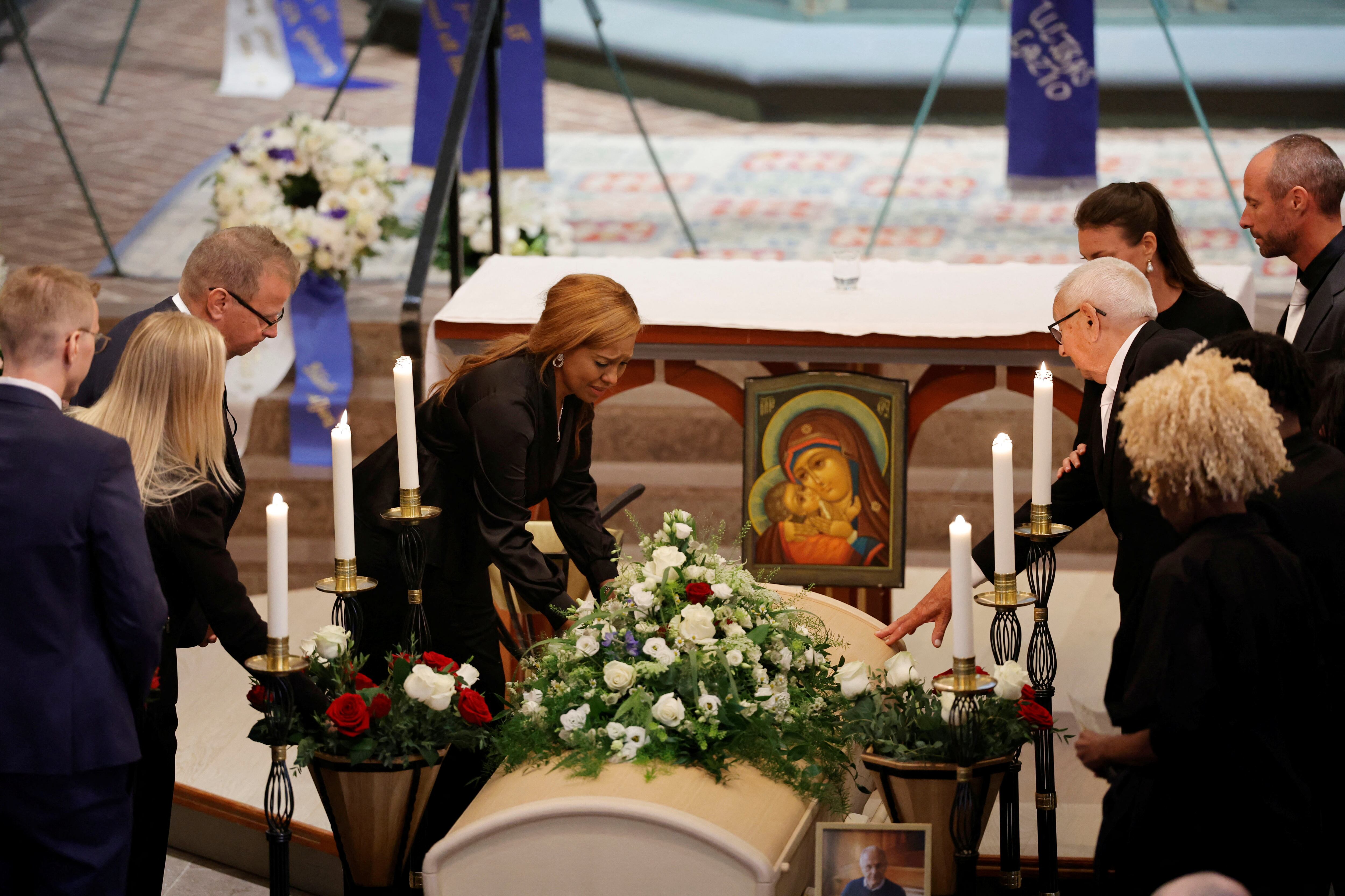 Un centenar de personas acudieron al funeral de Sven-Göran Eriksson (REUTERS)