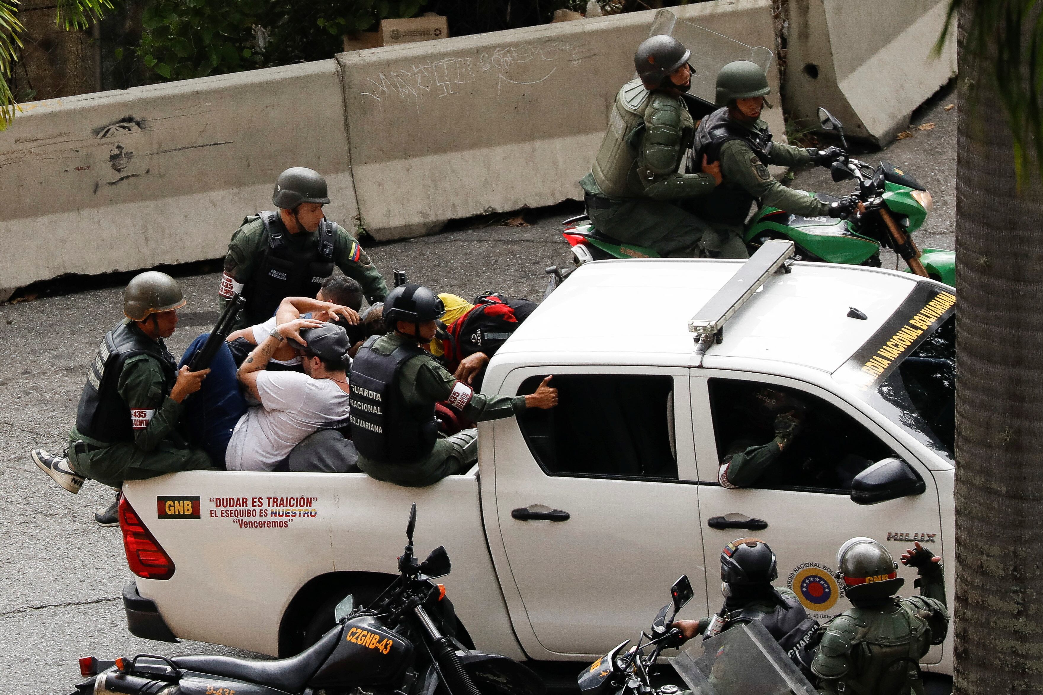 Al menos 14 civiles han muerto en las protestas en contra de la reelección del dictador Nicolás Maduro (REUTERS/Leonardo Fernandez Viloria)
