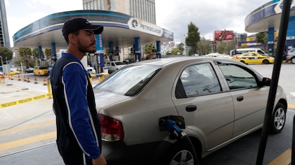 Ecuador descongeló el precio del combustible y el Conaie advirtió que la medida “genera un clima de ebullición social”