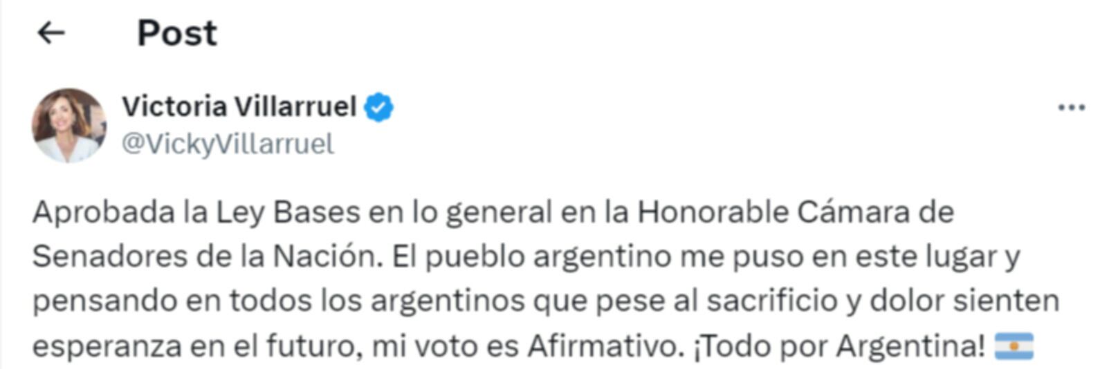 El Presidente y funcionarios de su Gobierno celebraron la aprobación de la Ley Bases