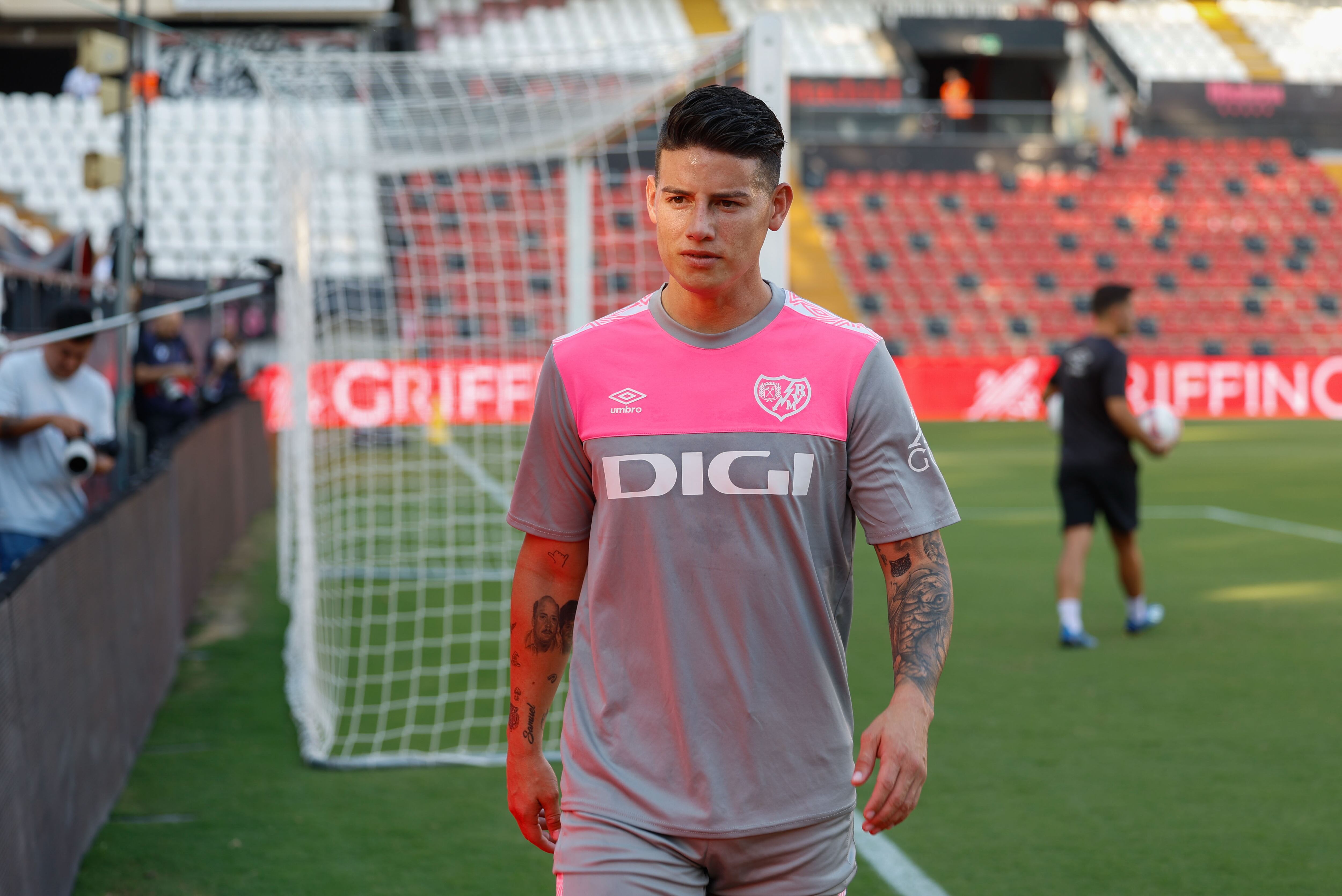 El delantero colombiano del Rayo Vallecano ha tenido dos partidos con el club, en los que fue suplente e ingresó al segundo tiempo - crédito Mariscal/EFE
