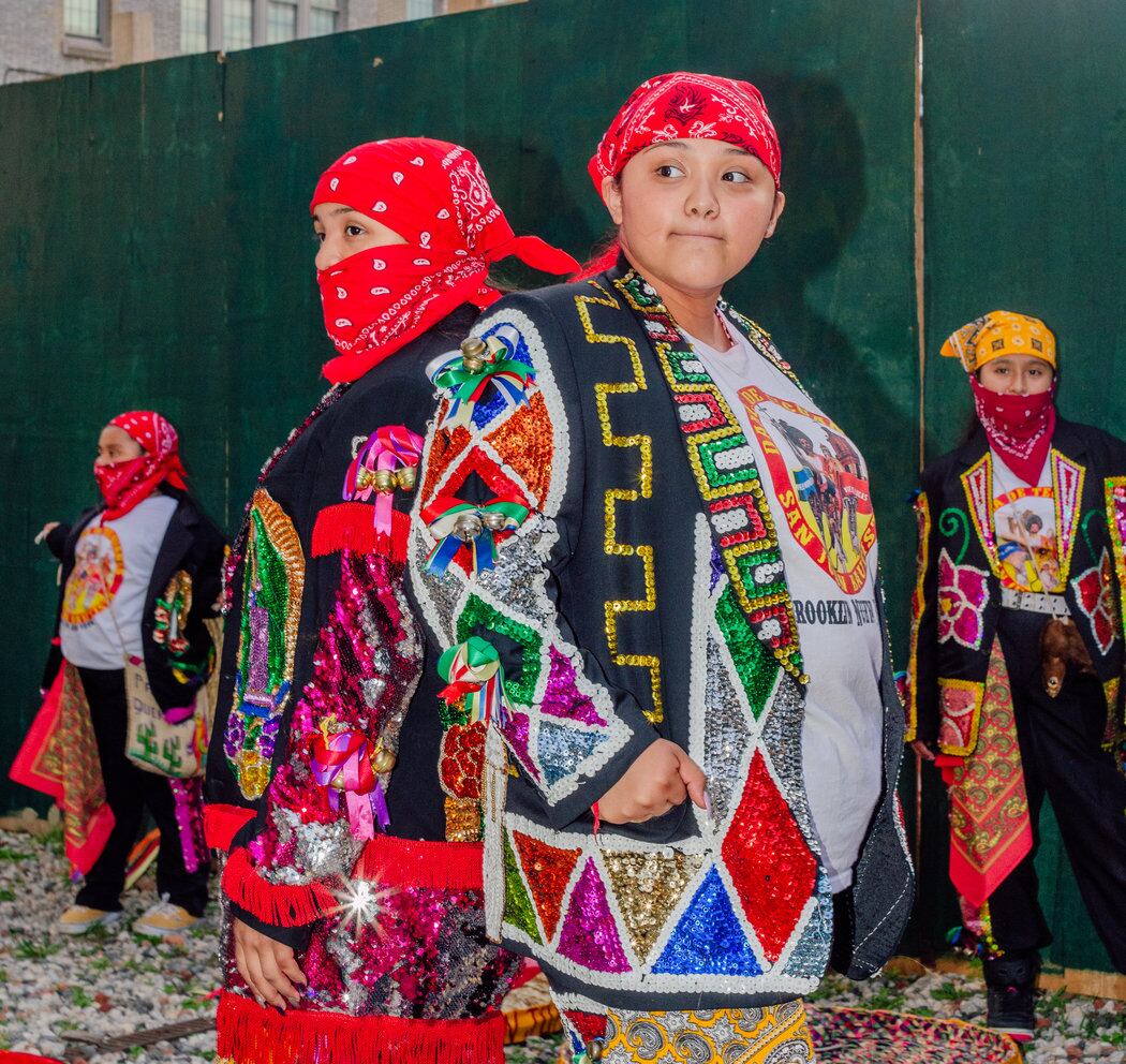 Integrantes de los Tecuanes de San Juan Bautista, un grupo de danza de Brooklyn en el que participan mujeres y niñas Credit Maridelis Morales Rosado para The New York Times