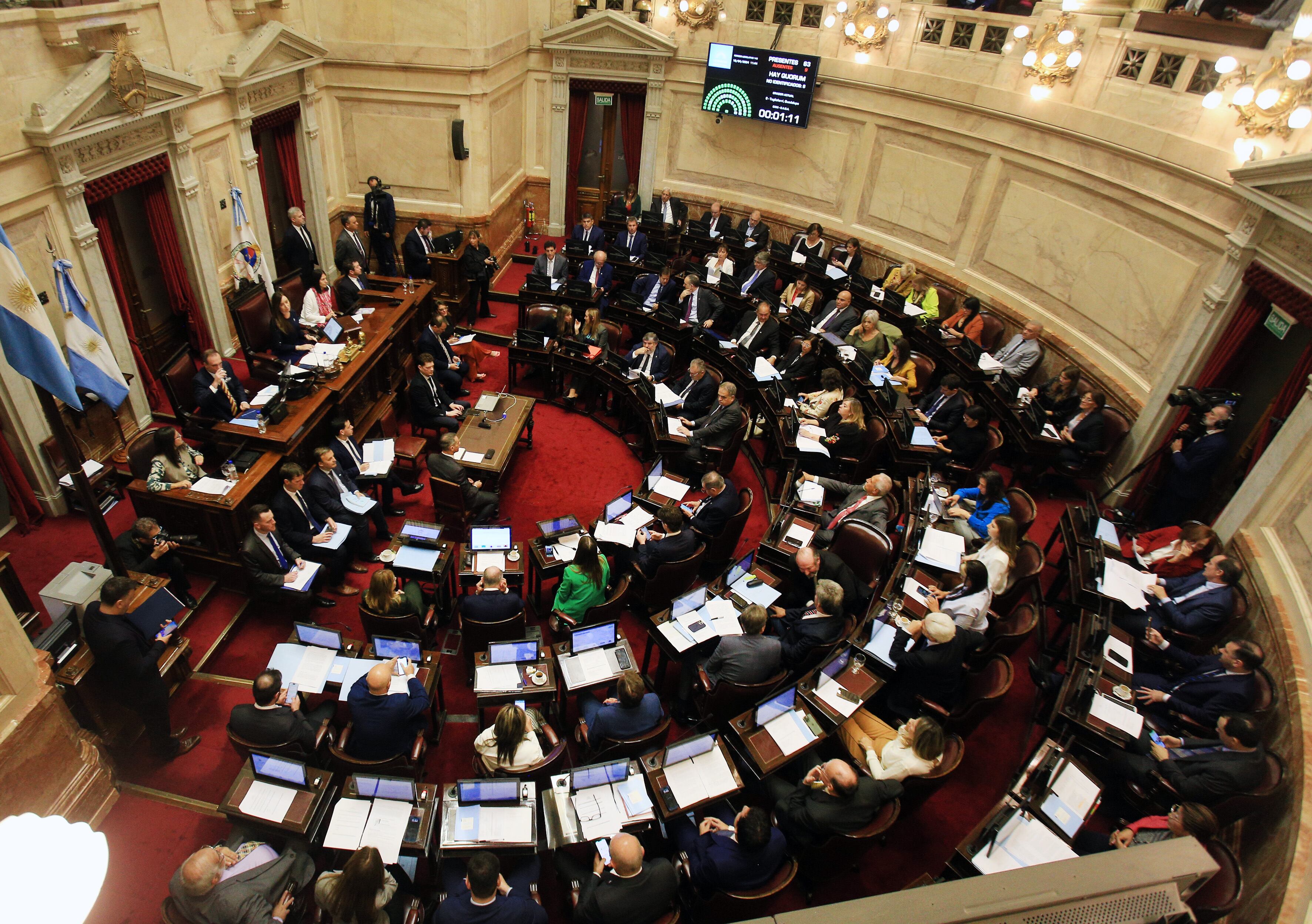 sesion senado aumento de dietas sueldo 18-04-2023