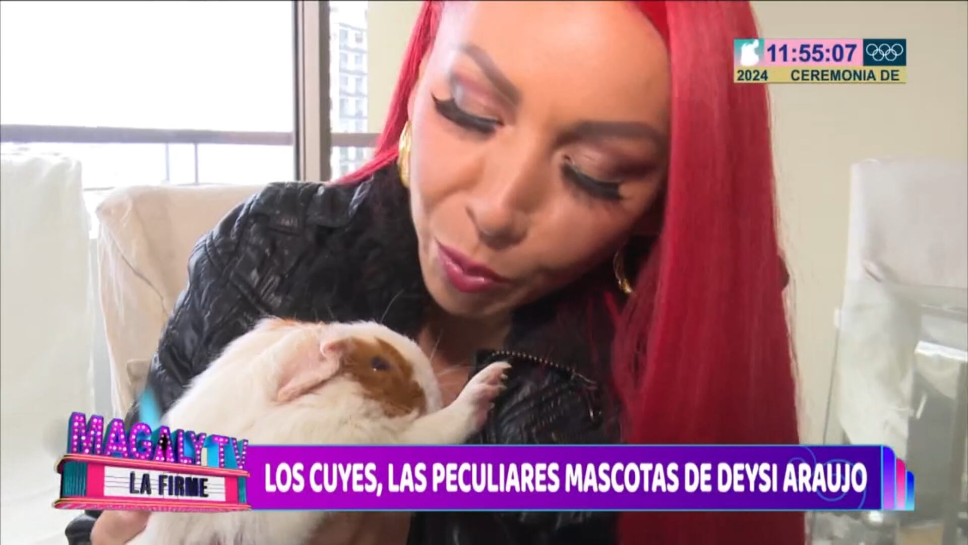 Deysi Araujo y sus peculiares mascotas.