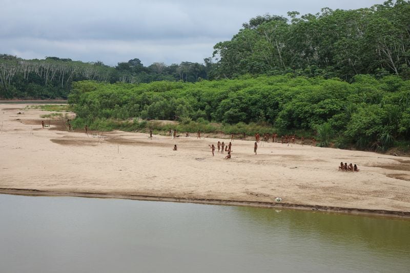 Los pueblos indígenas en situación de aislamiento voluntario son considerados entre los más vulnerables del planeta, puesto que dependen exclusivamente de los recursos naturales que hay en sus territorios. Foto: Reuters 