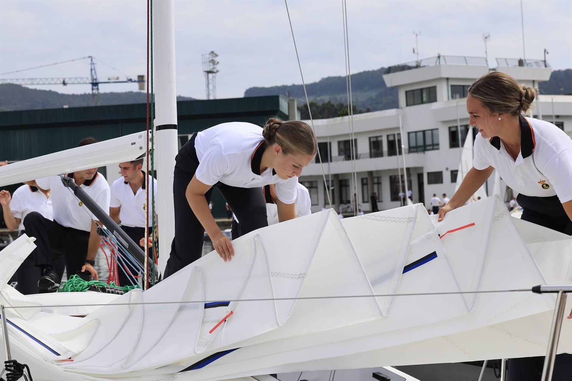 La princesa Leonor realiza su primera salida a la mar en instrucción en la Escuela Naval Militar de Marín (Casa Real)