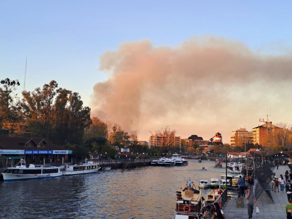 Incendio en el Delta del Tigre