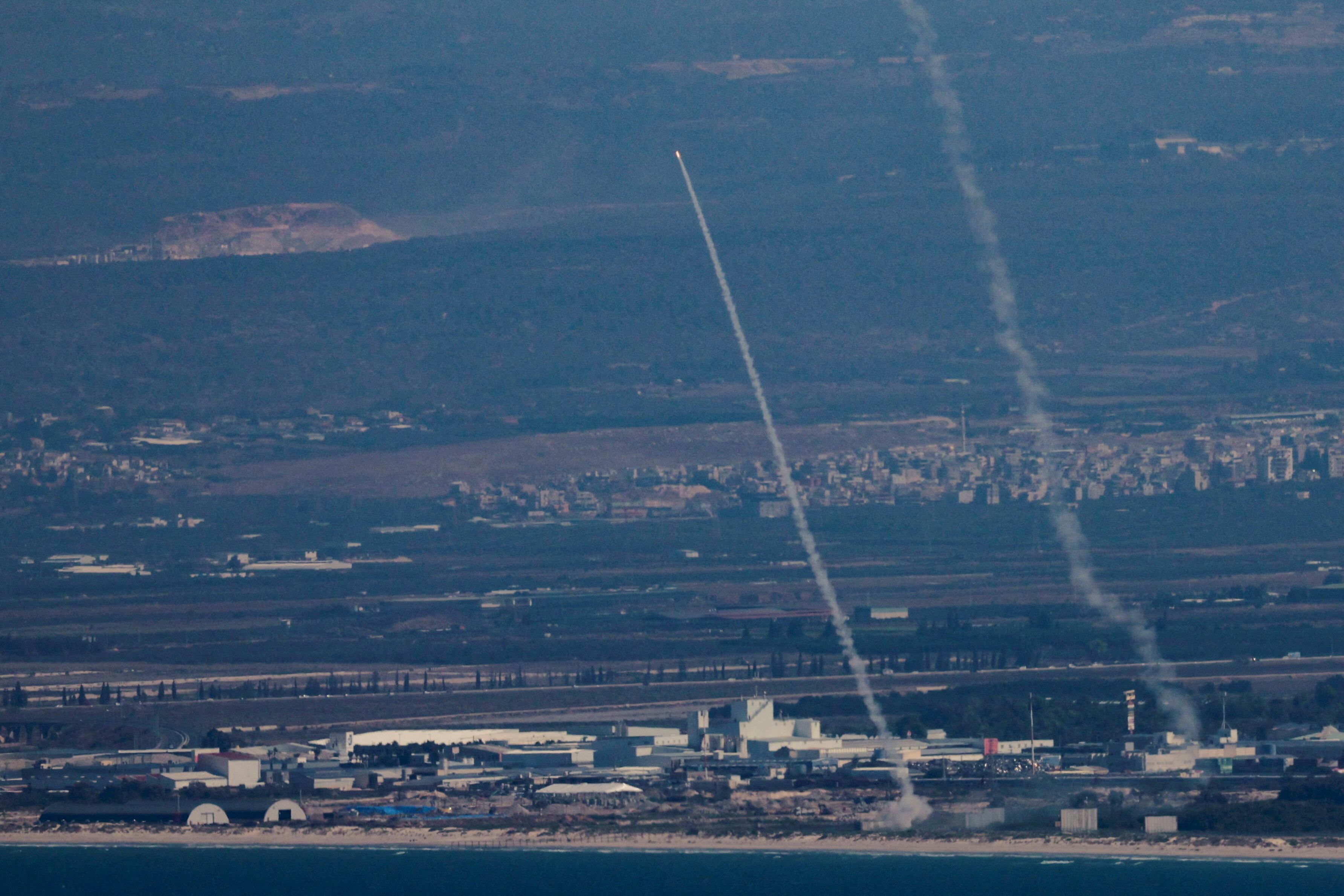 La mayoría de los proyectiles fueron interceptados por Israel (REUTERS/Ammar Awad)