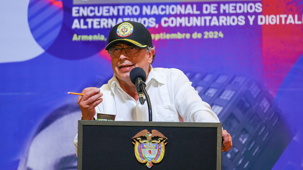 Petro solicitó a la Fuerza Pública no apuntar sus armas hacia los manifestantes - crédito Joel González/Presidencia de la República