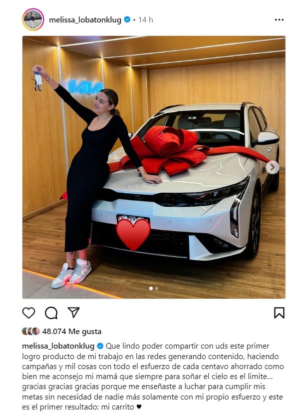 Melissa Lobatón logró comprar su primer carro y le agradeció a su madre Melissa Lobatón. IG