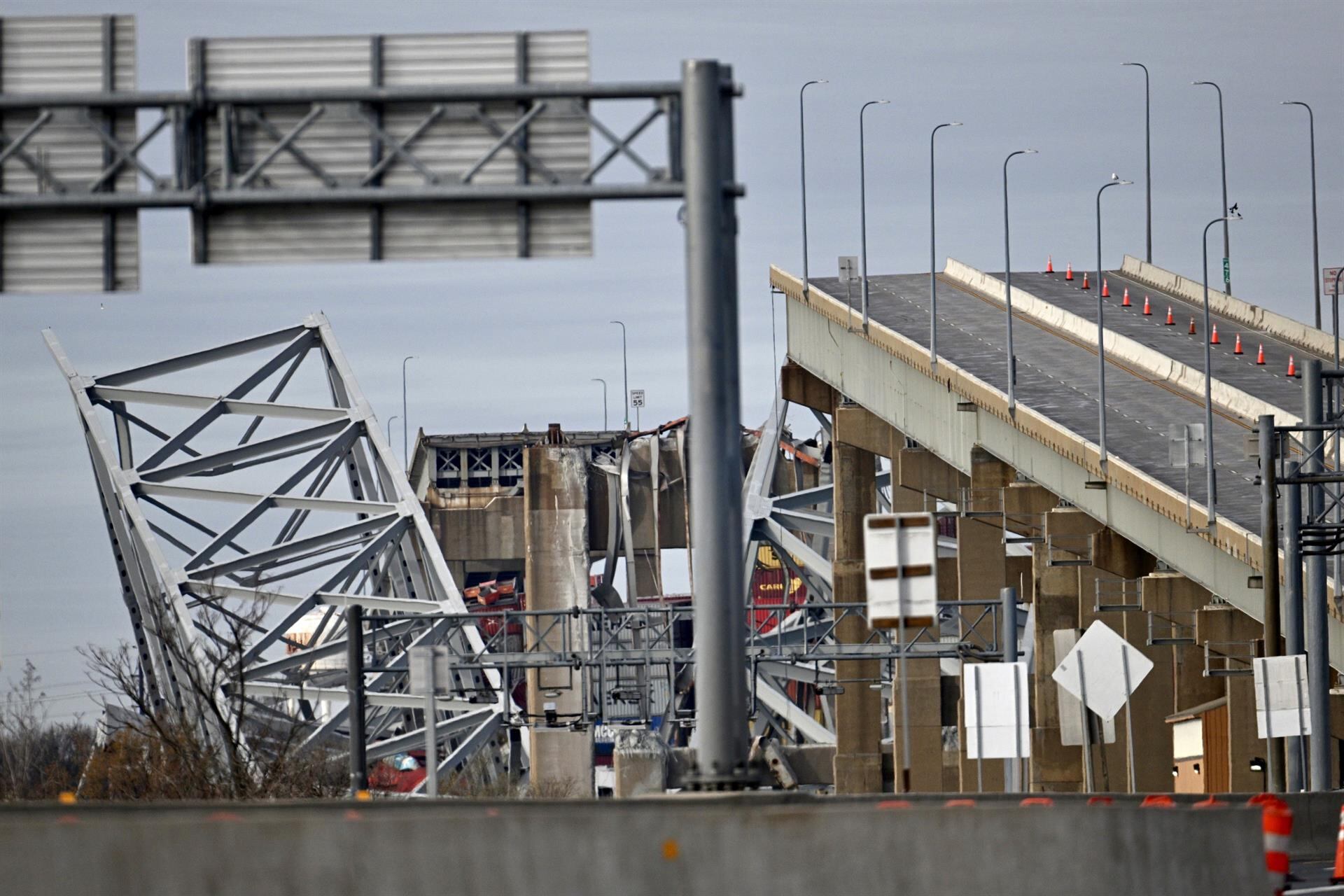 EEUU demanda al propietario del carguero que provocó el colapso del puente de Baltimore