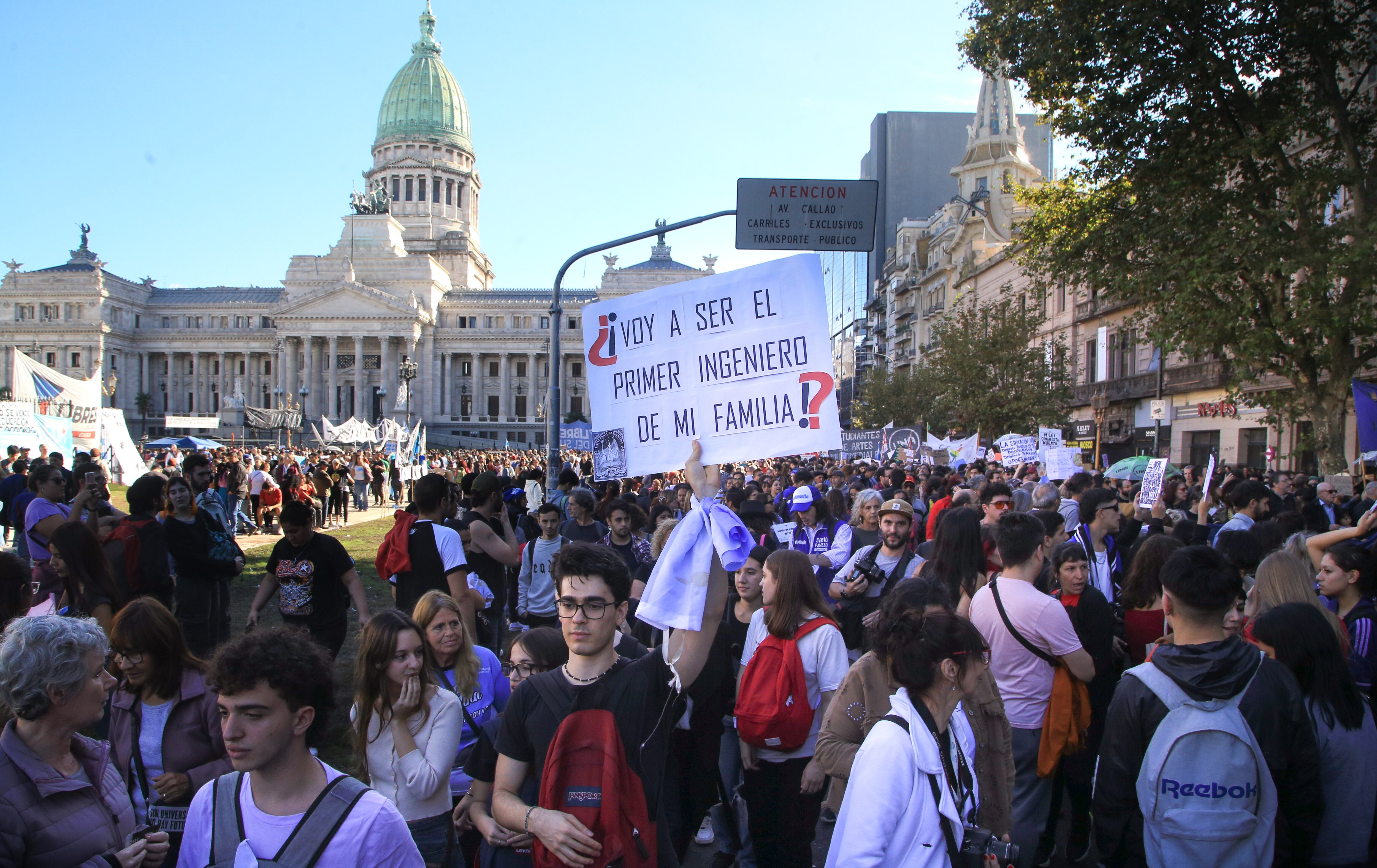 Marcha universitaria federal 23A