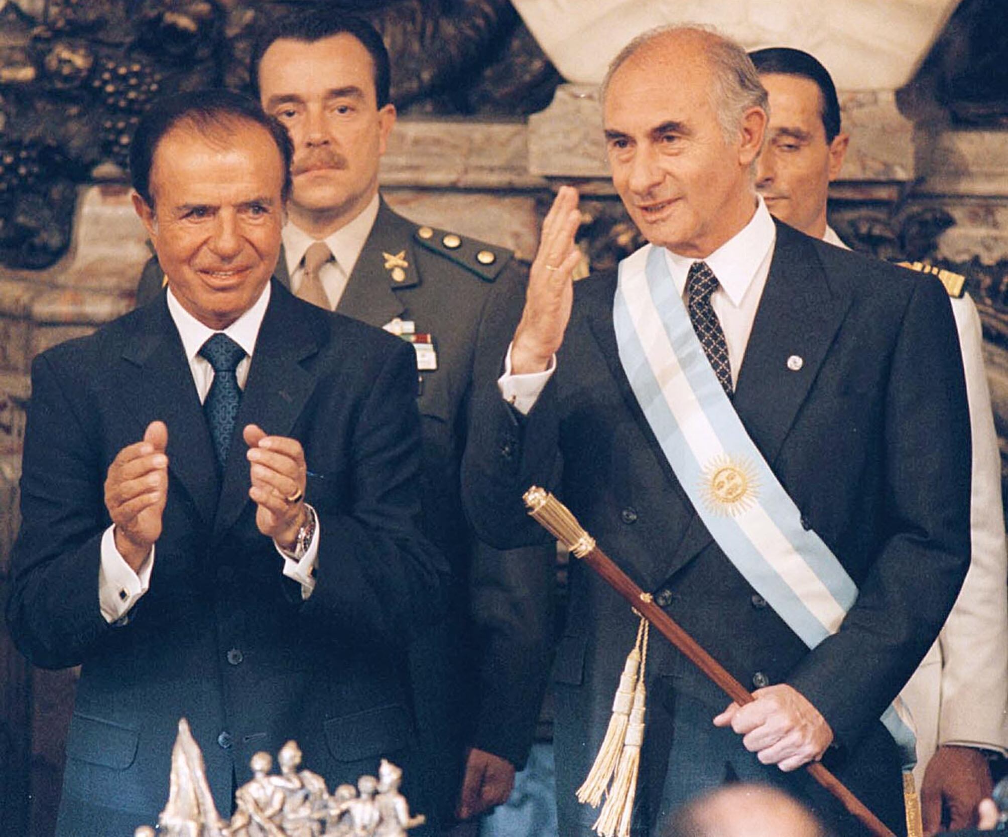 En la campaña, el radical se mostró como la contracara de Carlos Menem. Uno de los éxitos de este enfoque fue la publicidad televisiva en la que el propio candidato decía: “Dicen que soy aburrido…” (Noticias Argentinas)