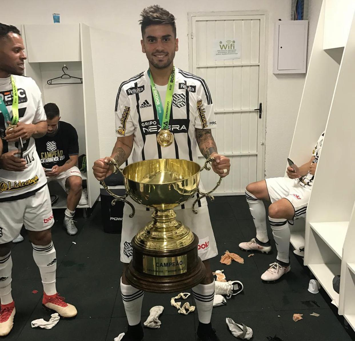 Víctor Cedrón anotó 2 goles en 9 partidos con Figueirense, con el que ganó el Campeonato Catarinense el 2018. - créditos: Víctor Cedrón